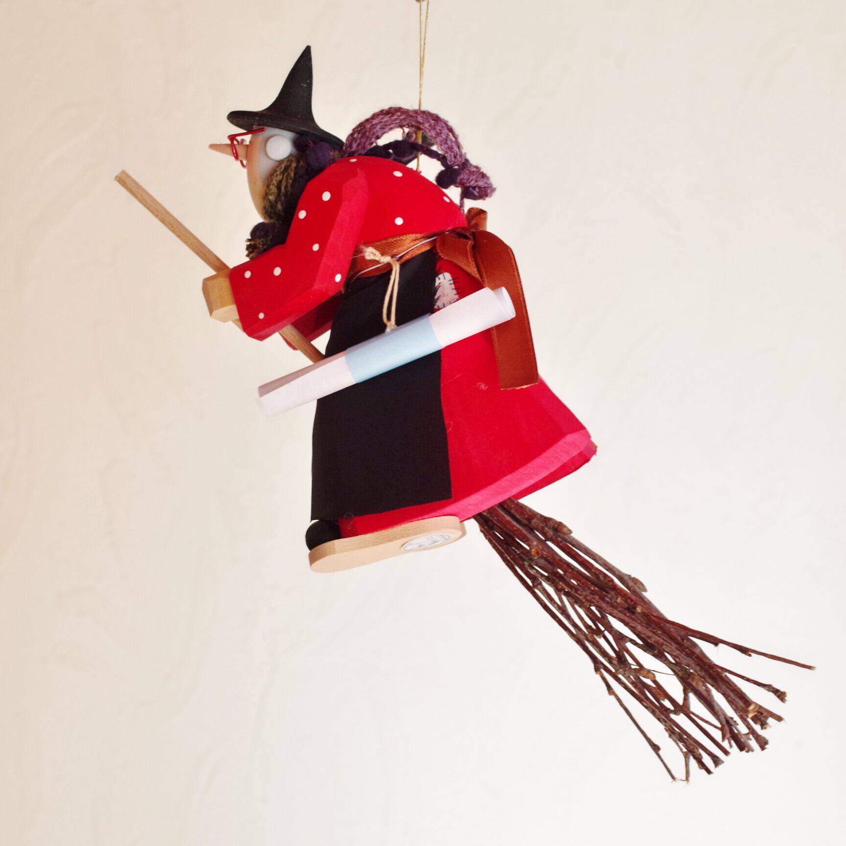 ベティーナフランケ 魔女とカラス | 木のおもちゃ専門店 おもちゃ箱