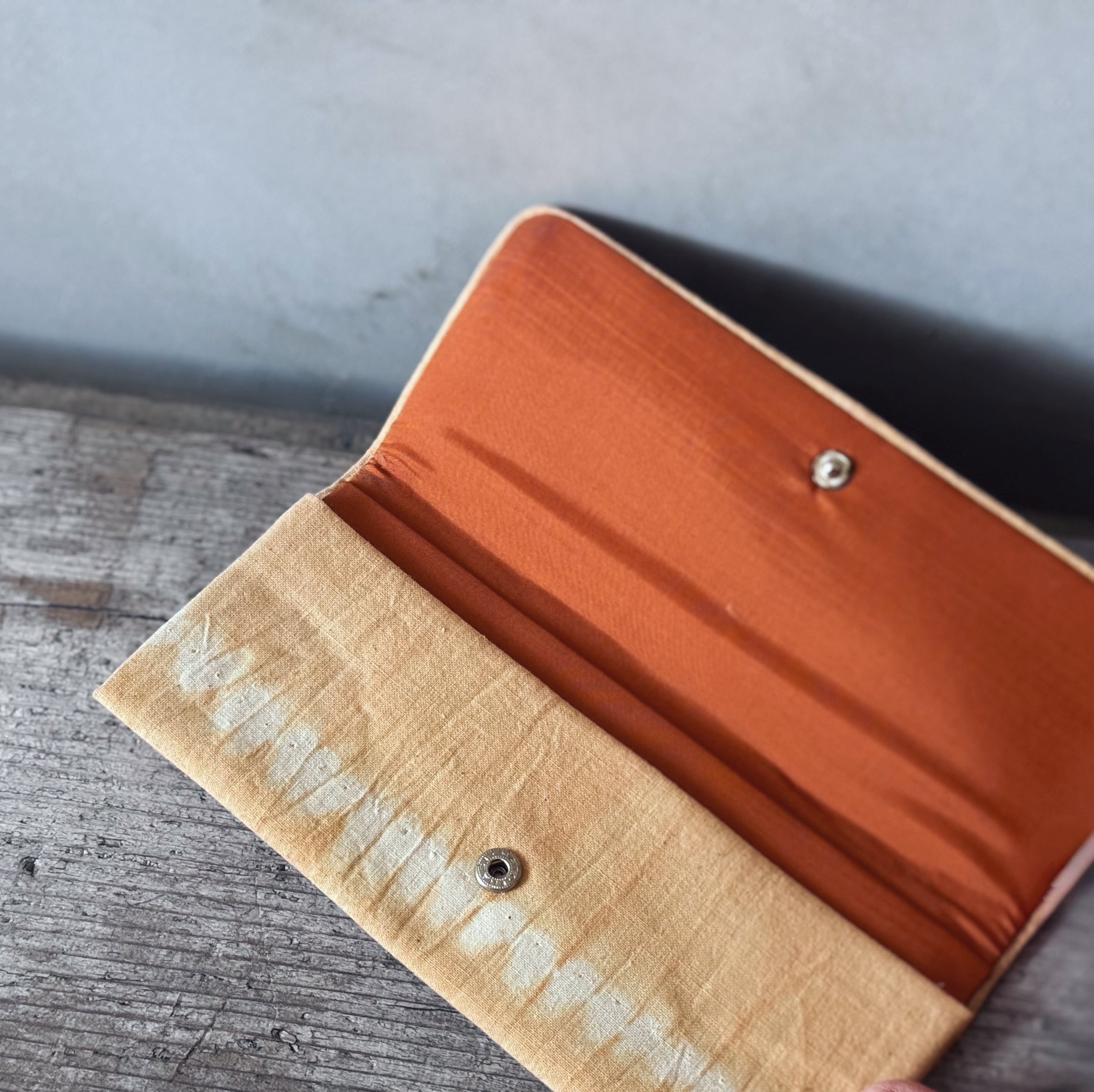 アイヌ刺繍／長財布／アットゥシ／フォークアート | 白鳥座雑貨店