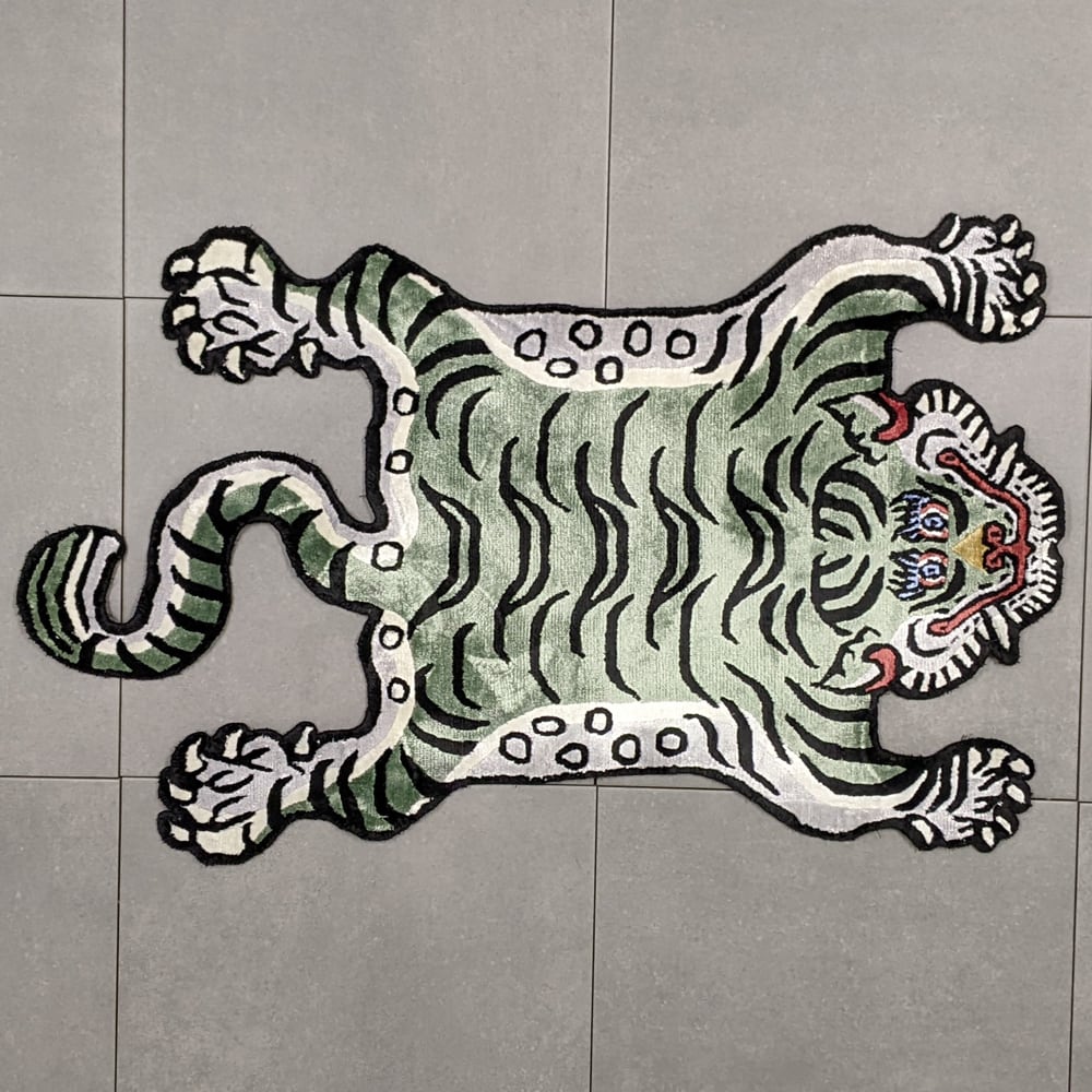 チベタンラグ　グリーン　シンプル Tibetan Tiger Rug (Sサイズ シルク フォレストグリーン 055) チベタン