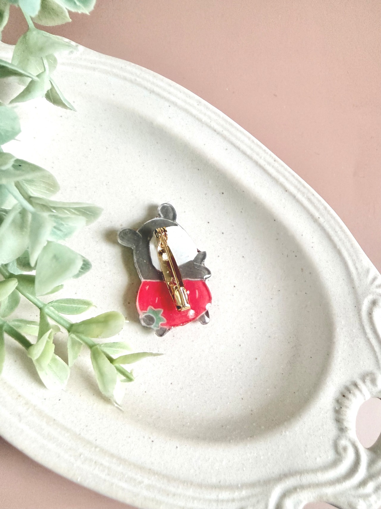 ブローチ 『いちごパンツ、おしりプリっ!』