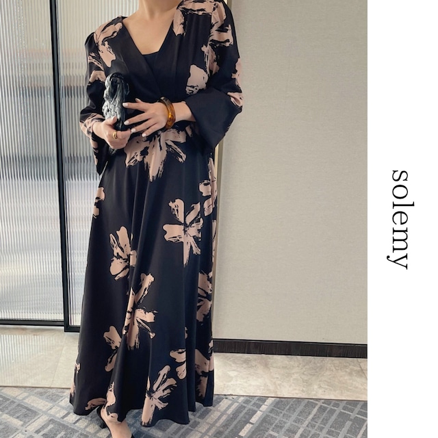 Black flower lantern sleeve dress S1596