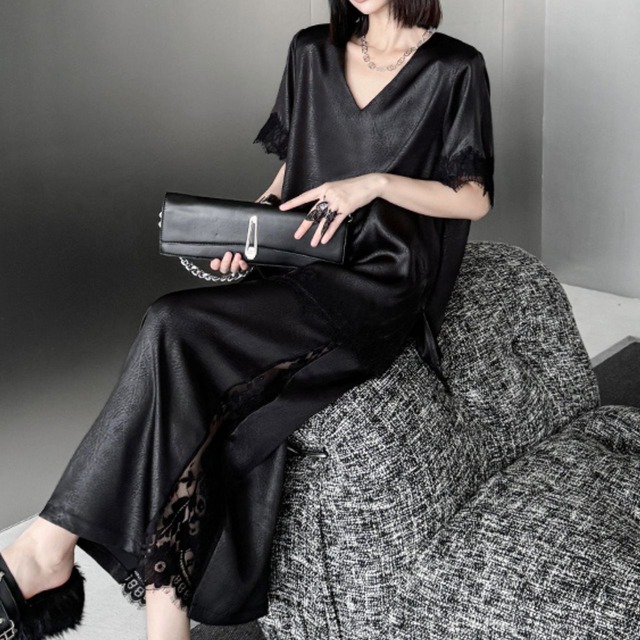 V Neck Blouse + Slit Lace Skirt Set Up【00439】