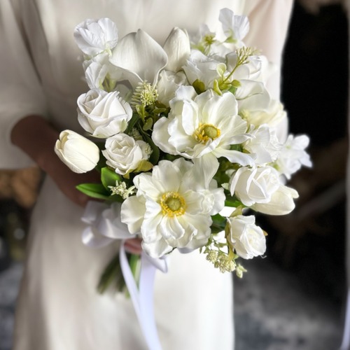 白アネモネ×スイートピークラッチブーケ☆ブートニア