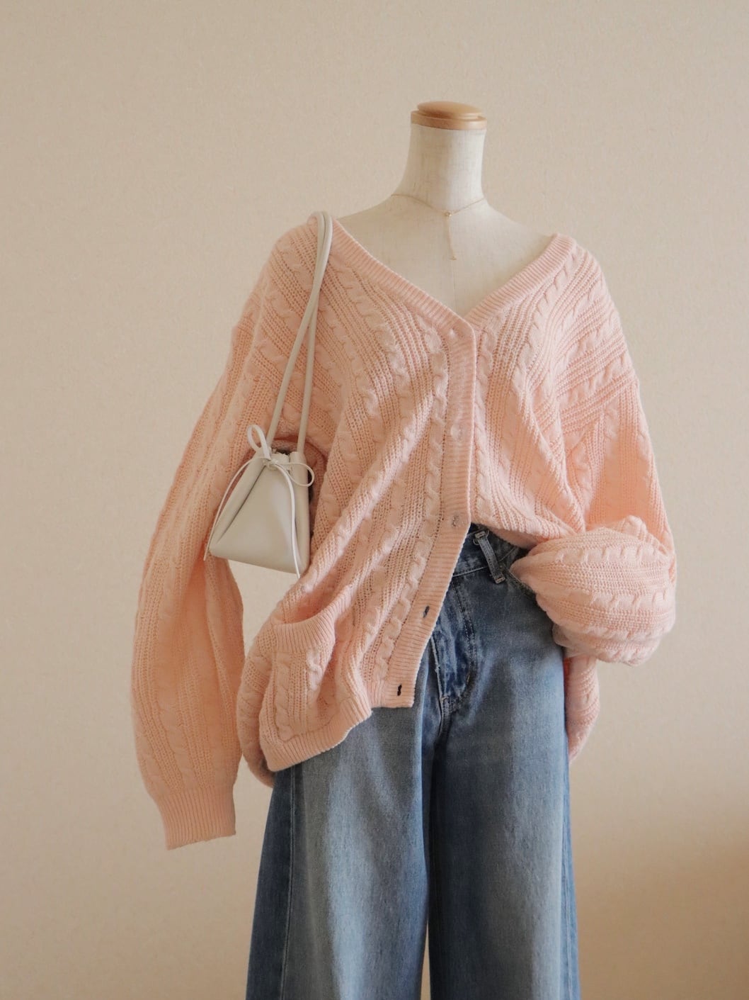 ●pink color jewelry button & cable design relax knitted cardigan