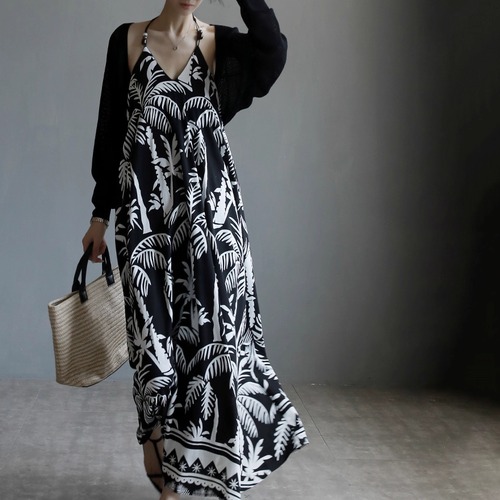 【2点セット】2色／プリントホルターネックワンピース+カーディガン ・19247