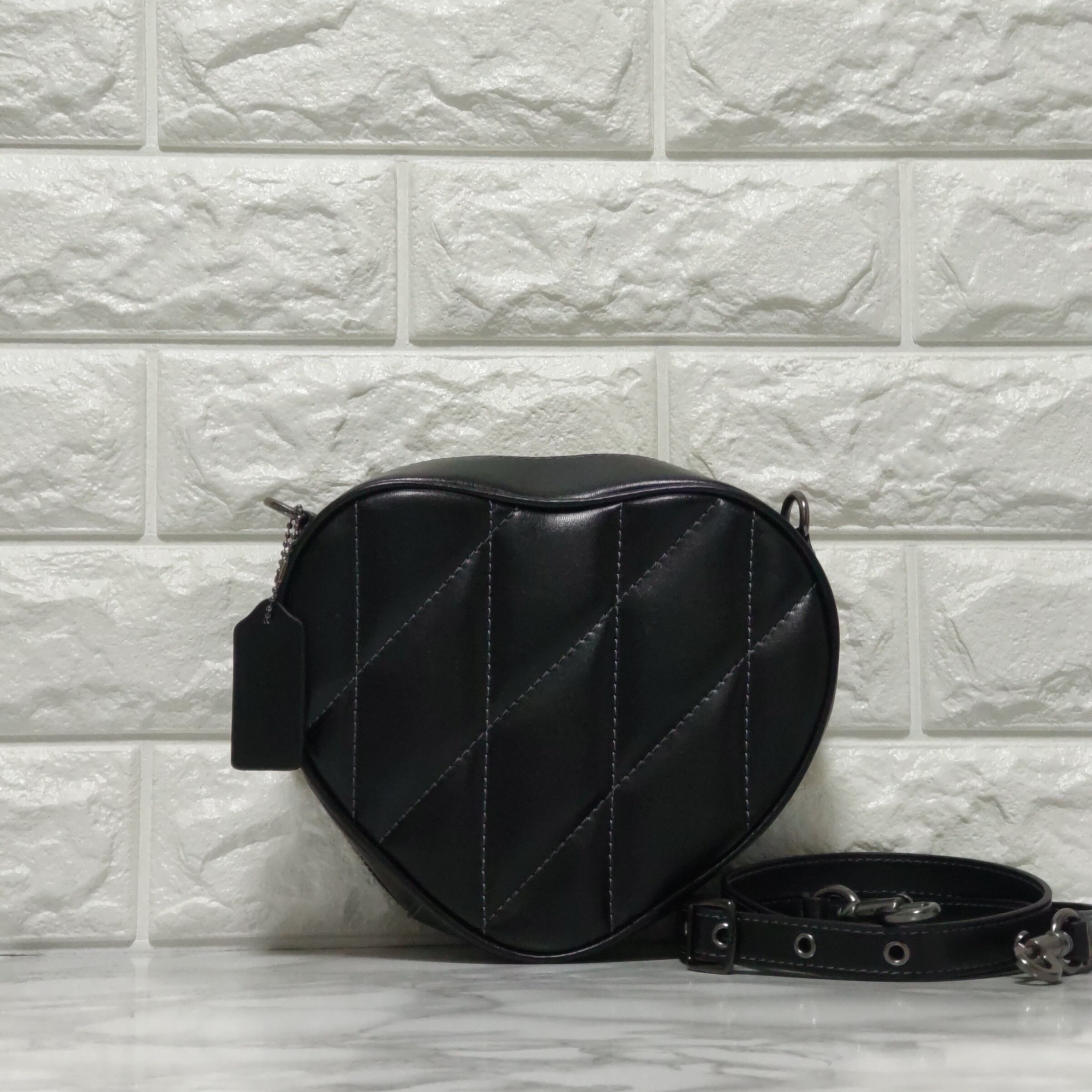 COACH コーチ ハート クロスボディ・キルティング ショルダー ブラック  