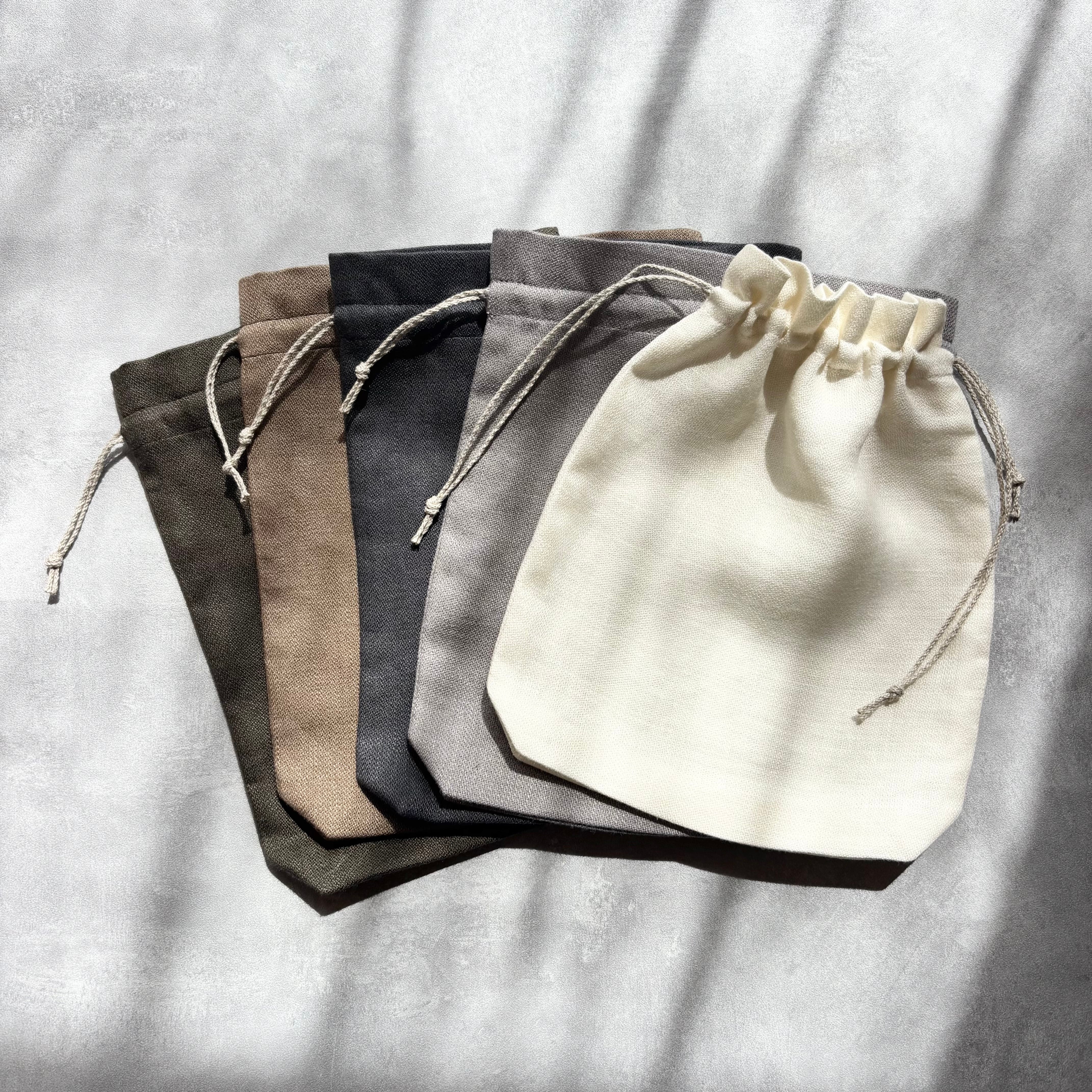 巾着ポーチ ベルギーリネン100% & リネン紐 medium size 5color | itoa