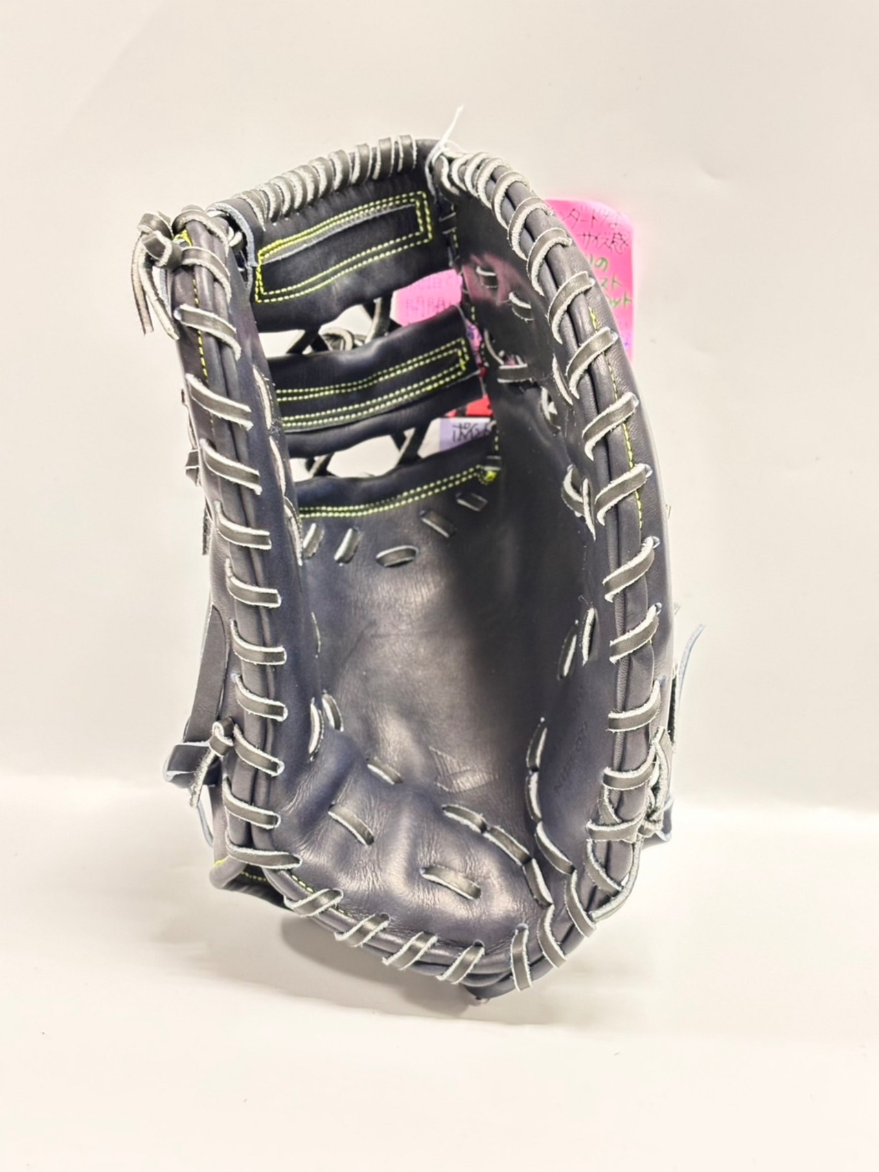 YGSｰ山本グラブスタジオ　硬式一塁手　42ZF 右投げ用　Yブラック×ブラック　ネオンイエローステッチ・画像5