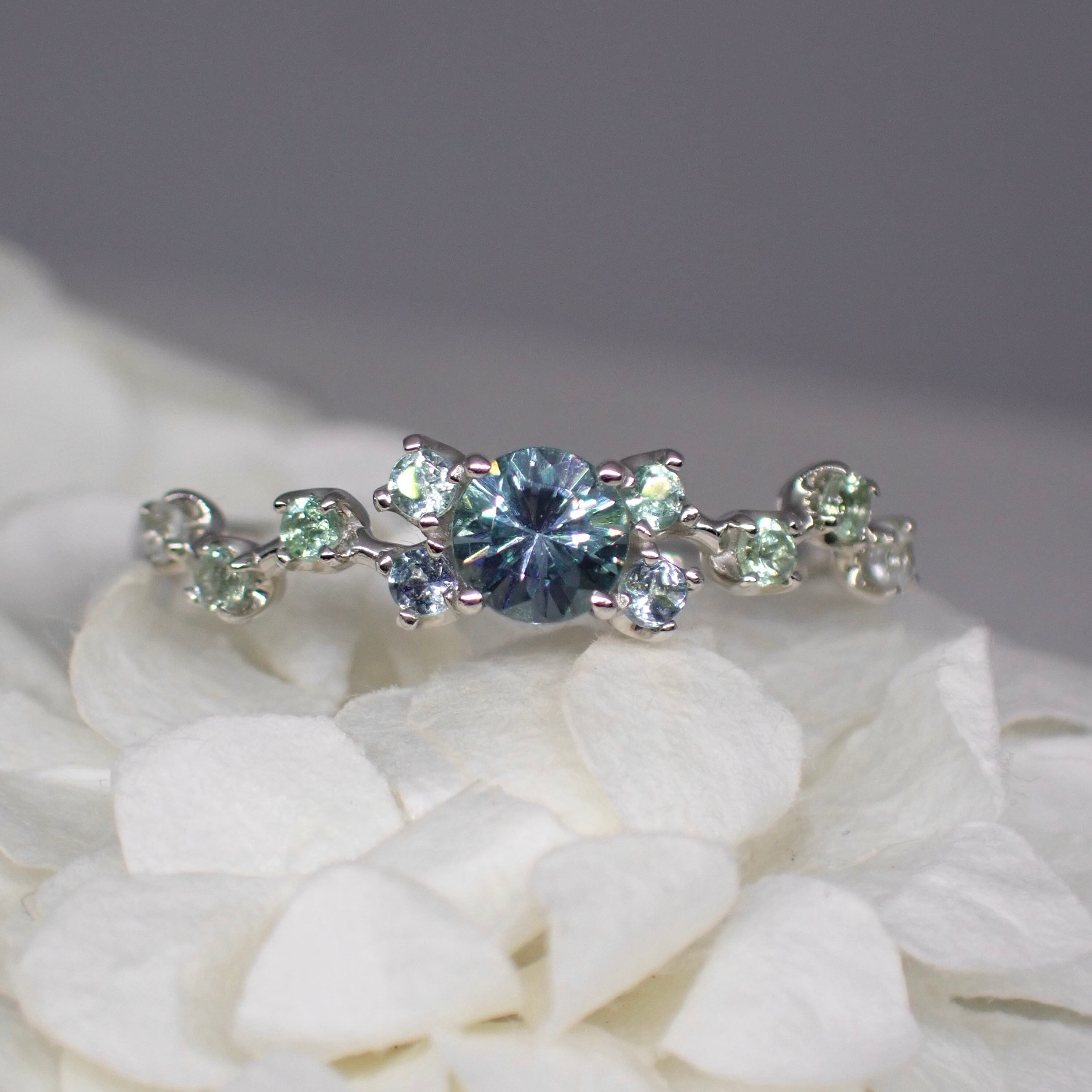 ブルー系コーネルピン☆希少石☆PT900#12号