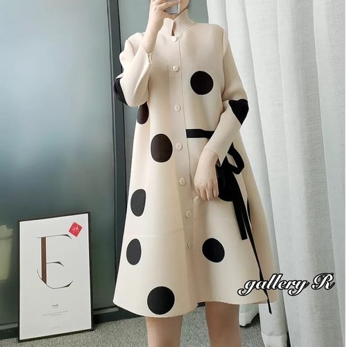 AUTUMN　コート　羽織り　ロングジャケット　プリーツコート