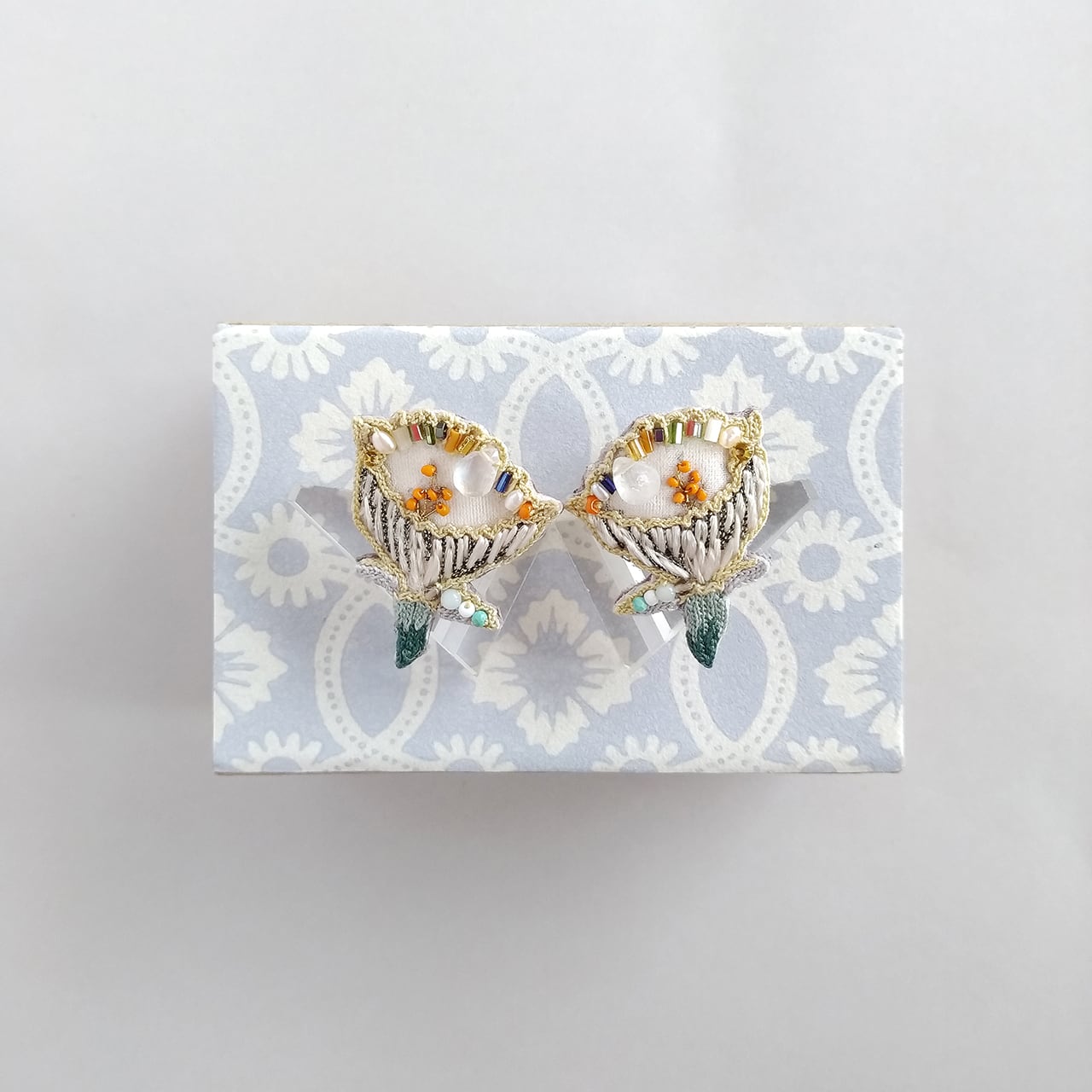 ストライプ水仙ピアス | Rika Ogasawara｜ 福岡 フランス オート