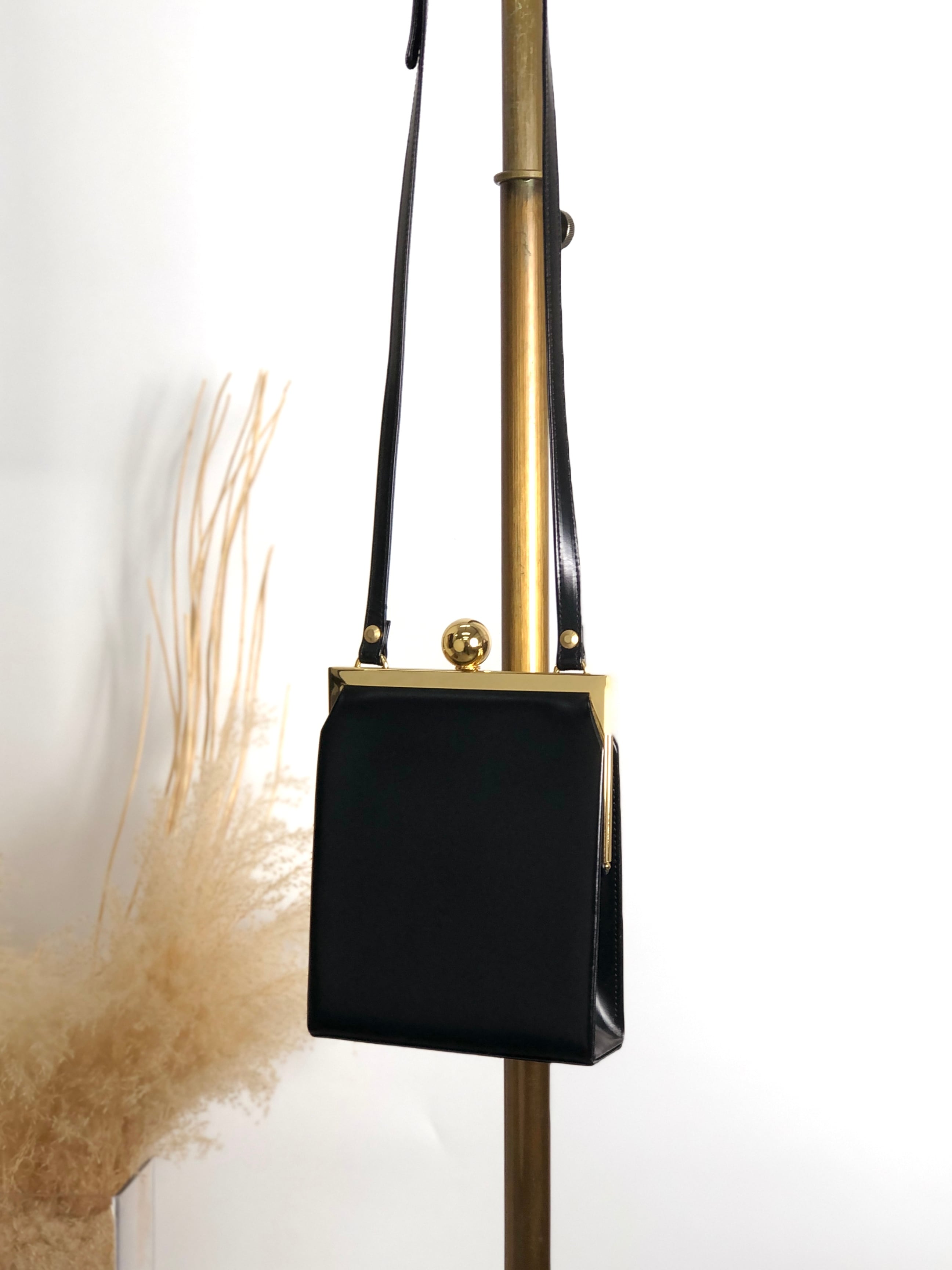 Yves Saint Laurent イヴ・サンローラン ショルダーバッグ ブラック がま口 レザー ミニバッグ vintage ヴィンテージ オールド 8z366v