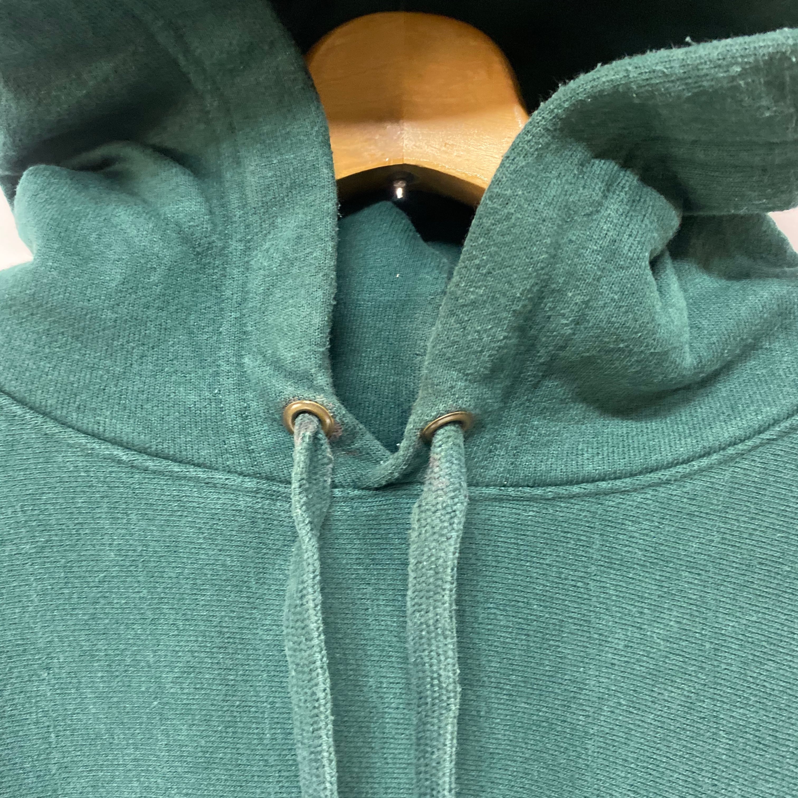 Champion チャンピオン リバースウィーブ ワンポイントロゴ 刺繍 プルオーバー スウェットパーカー グリーン 緑 メンズM 古着 【パーカー】 | cave 古着屋【公式】古着通販サイト Champion チャンピオン リバースウィーブ ワンポイントロゴ 刺繍 プルオーバー スウェットパーカー グリーン 緑 メンズM 古着 【パーカー】 | cave 古着屋【公式】古着通販サイト