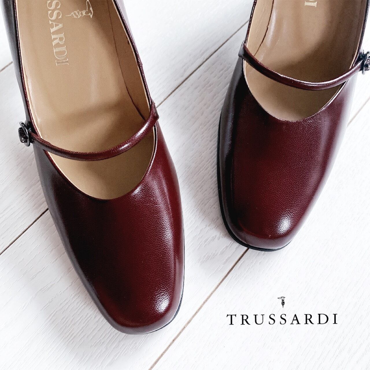 < TRUSSARDI > トラサルディ日本製ブラウンストラップチャンキーヒールパンプス | JVINTAGE ジェイヴィンテージ