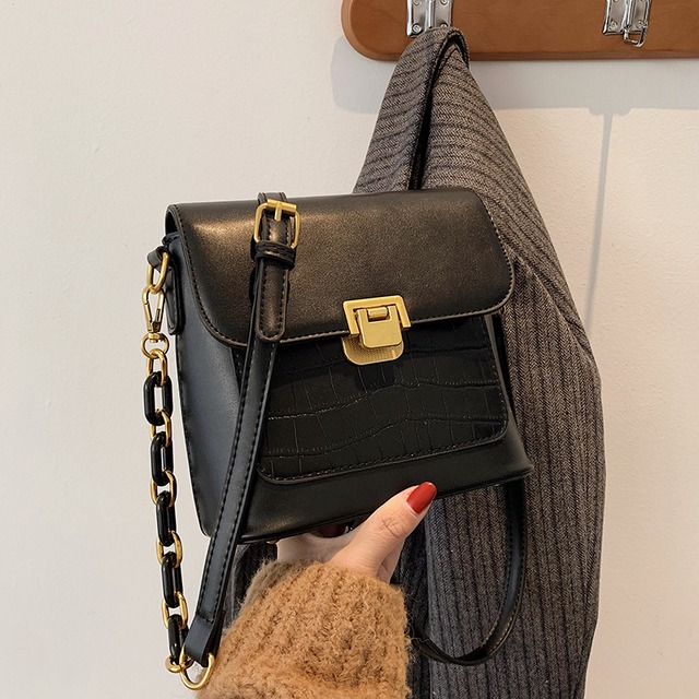 オータムウィンターレッド 秋物 冬物 メッセンジャーバッグ Tiancai_Wing_Bag2560685374