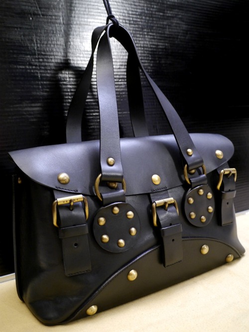 レア美品◆CELINE セリーヌ スタッズデザイン フラップ レザー トート ハンド バッグ 黒x金◆ レトロとフューチャーが共存した希少モデル♪