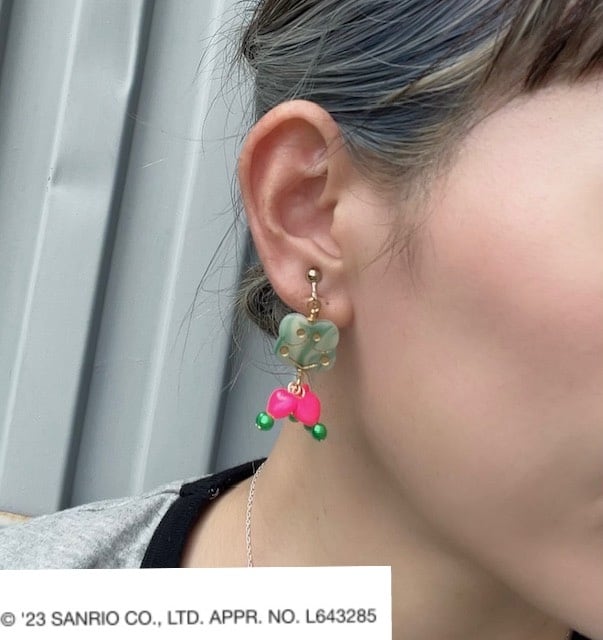 ちろっと♡ 舌出てるよにゃんこ　しっぽゆらゆら♡ピアス/イヤリング✩*॰¨ けろけろけろっぴイヤリング | cheeeky ちろっと♡ 舌出てるよにゃんこ