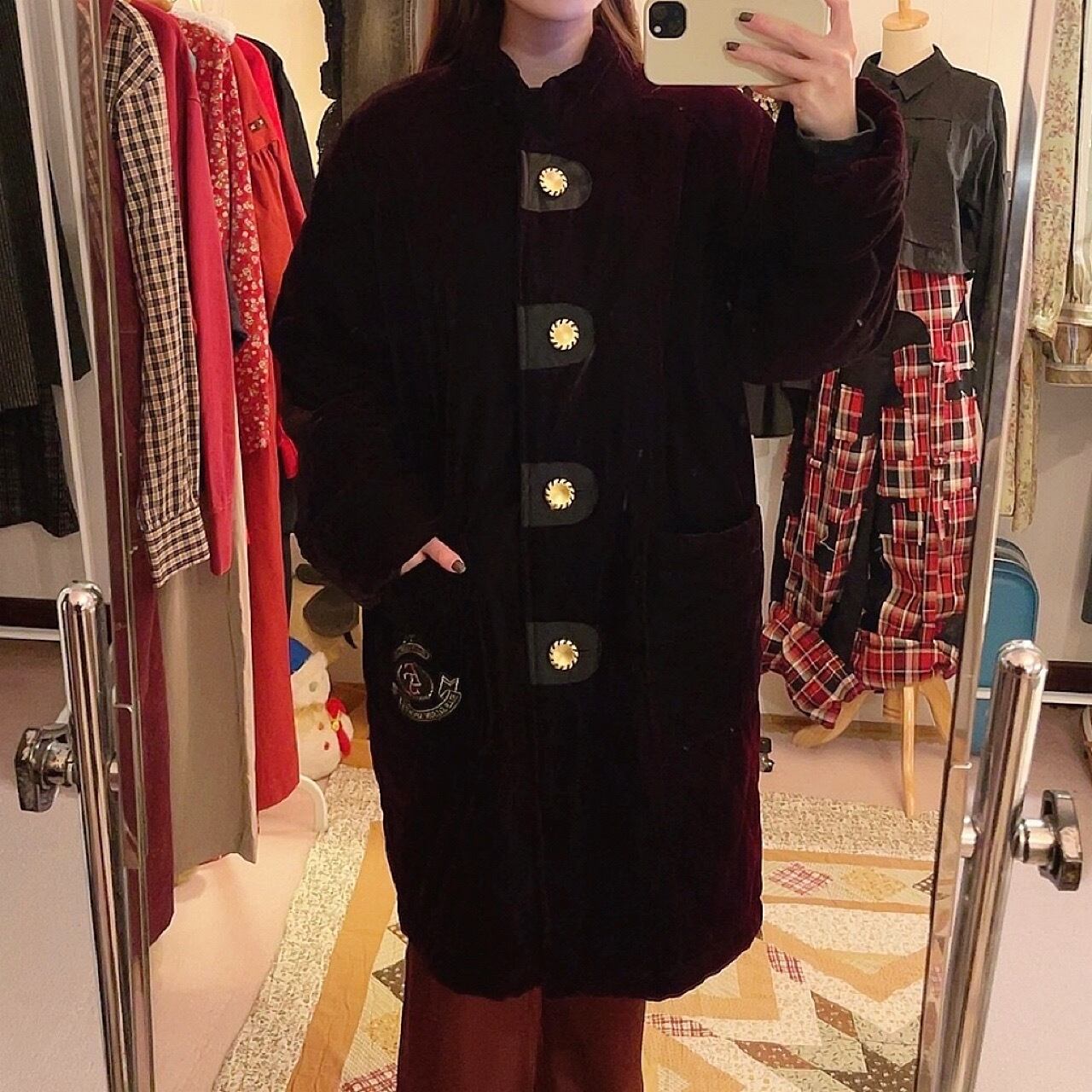 gold button velours quilting coat