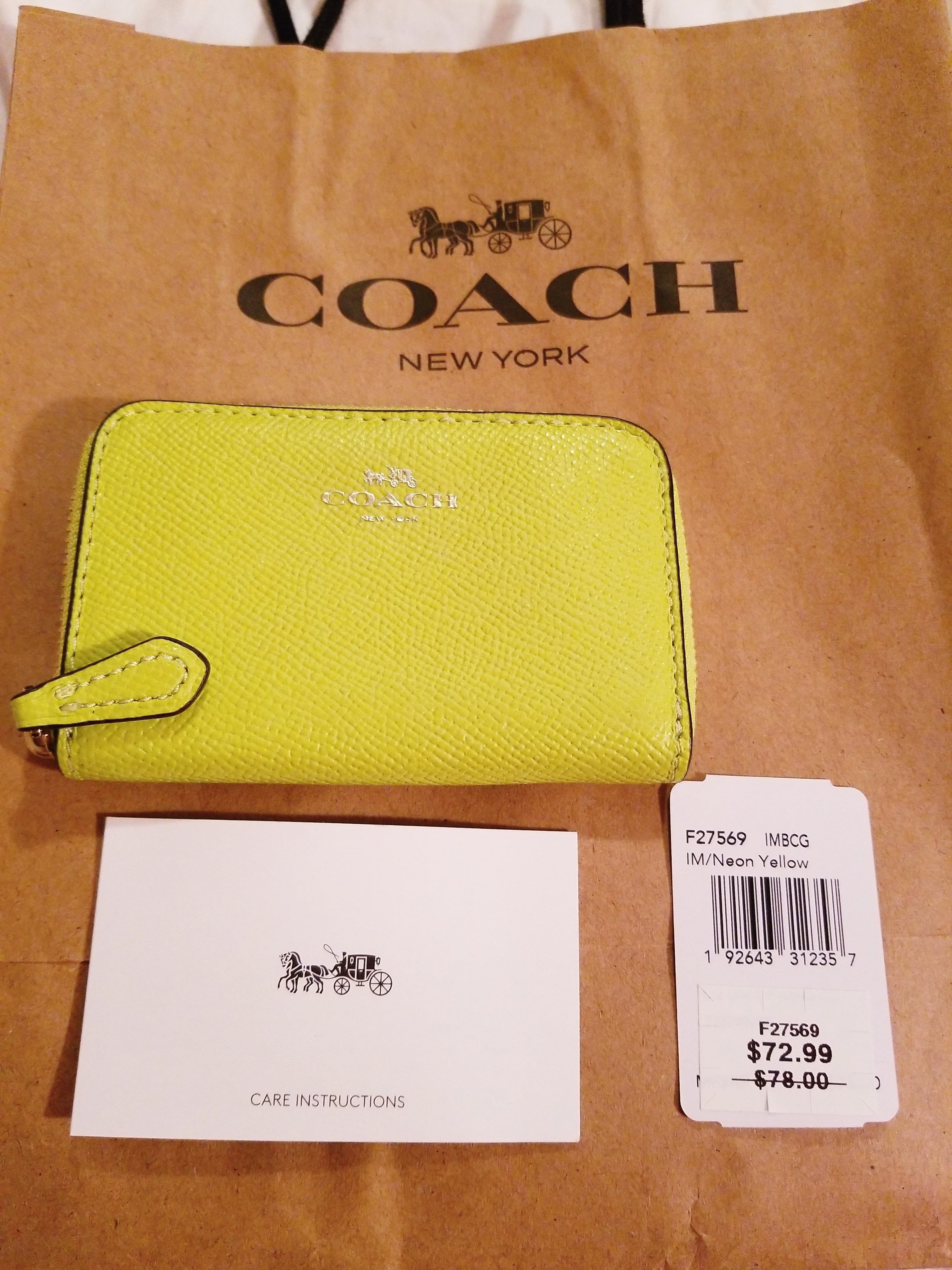 COACH コーチ　小銭入れ財布　カードケース シグネチャーブライトイエロー黄色 ☆最新モデル【新品】COACH コーチ☆コインケース イエロー COACH