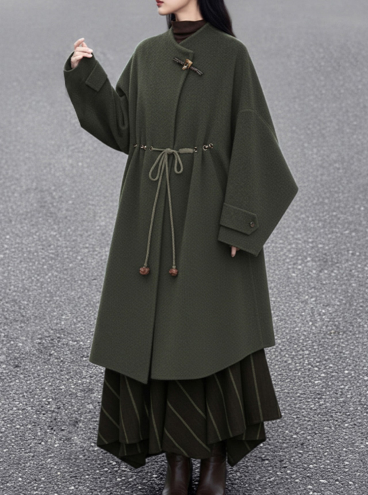 ヴァーダント・ウィッチ  ウエストロープコート　M25110