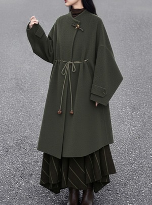 ヴァーダント・ウィッチ  ウエストロープコート　M25110