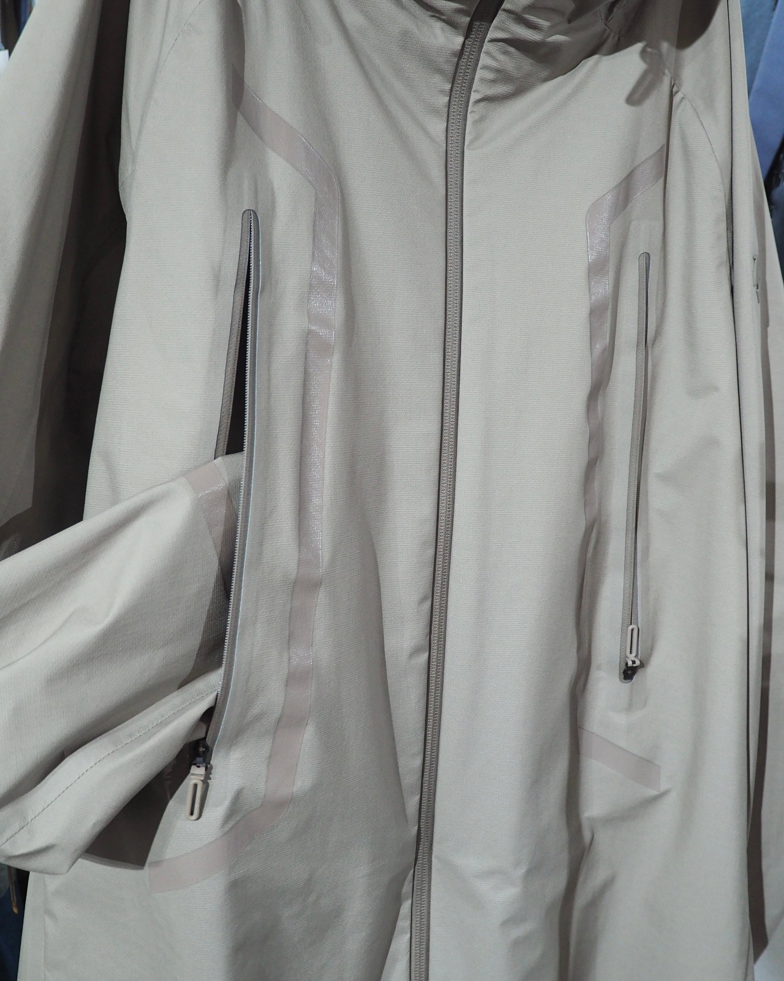 ” DESCENTE ALLTERRAIN ” ALL WEATHER COAT