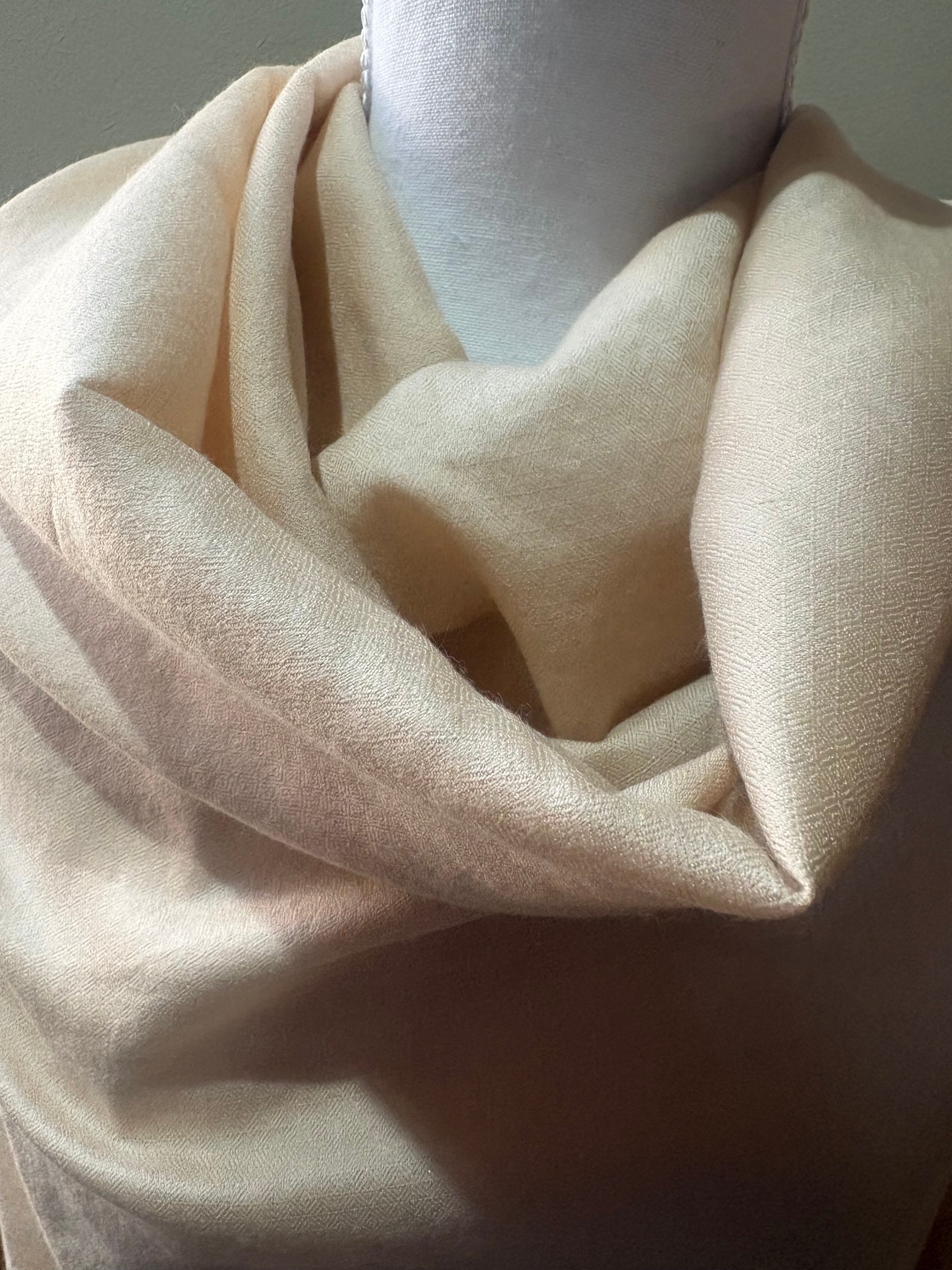 桜染 シルク&ウール大判ストール 灰梅 手織りストール 綾織