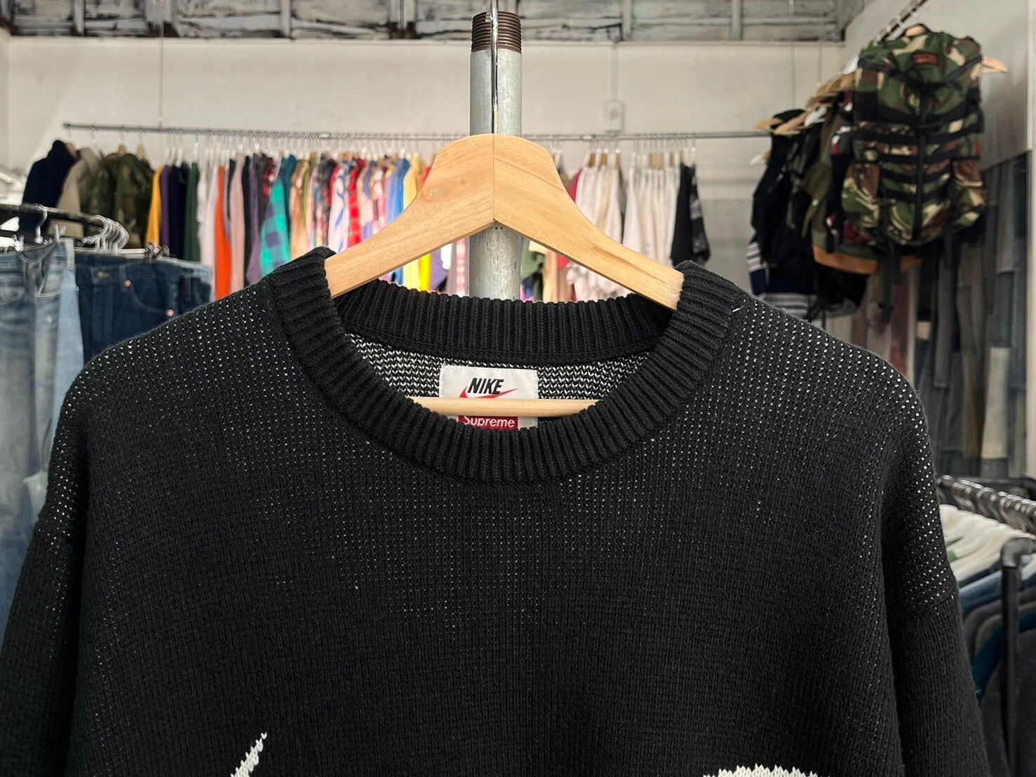 Supreme × NIKE SWOOSH SWEATER BLACK LARGE BV7549-010 68138 | BRAND  