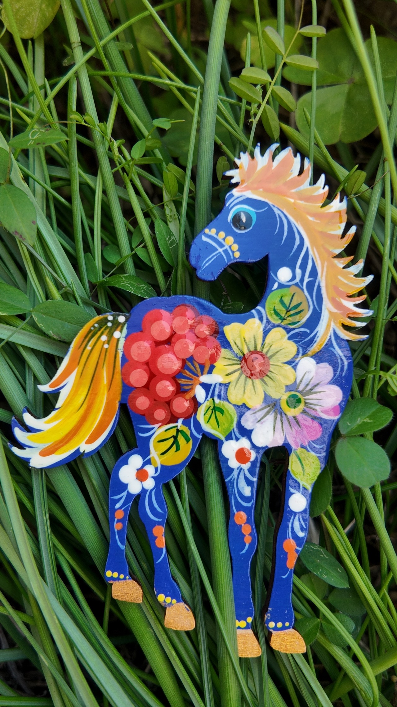 ウクライナ伝統絵画 ペトリキウカ塗り 木製ブローチ（ホメンコ作） - 2