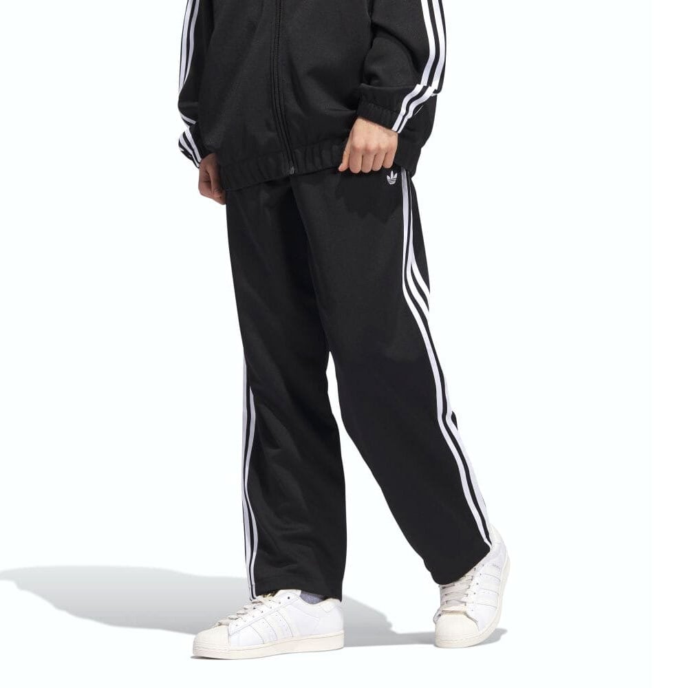 【正規輸入品】 adidas Skateboarding (アディダス スケートボーディング) SUPERFIRE TK PANTS アディダス  スケートボーディング ジャージ パンツ SST トラックパンツ 下 3本線 3ストライプ おしゃれ メンズ レディース | OSS powered  by