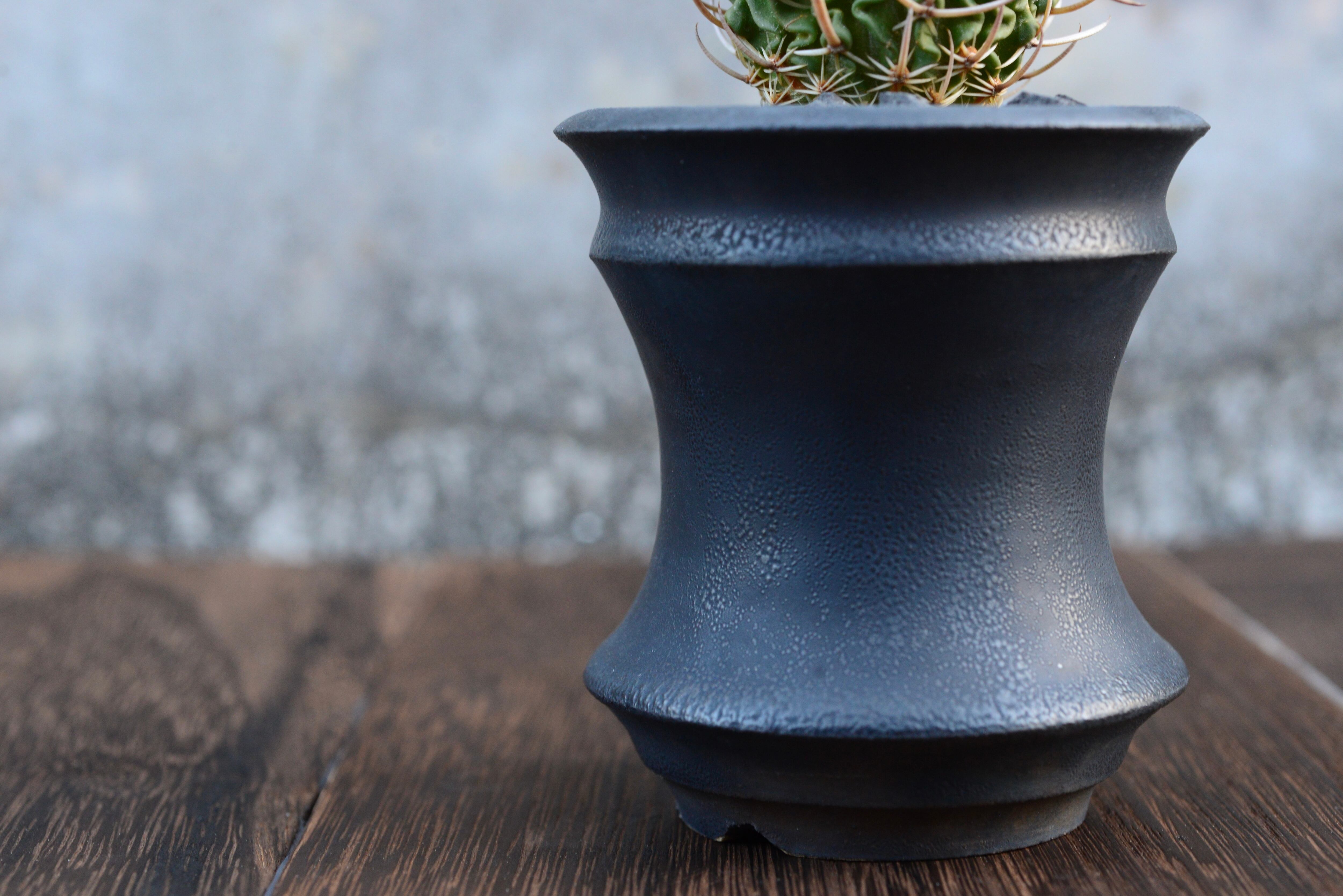 カタチ製作所　Mederu pot Mederu pot ドリッパー Low Mサイズ Crater Black カタチ製作所