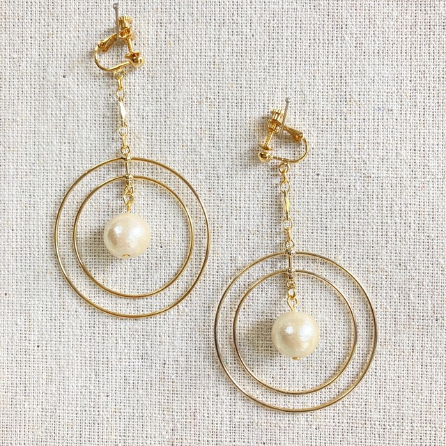 ビーズクロッシェの薔薇のブローチ