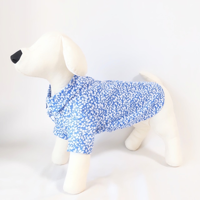 犬服 受注制作のスモッキング刺繍のリバティプリントドレス　カペル柄　サイズＳＳ・ Ｓ・M