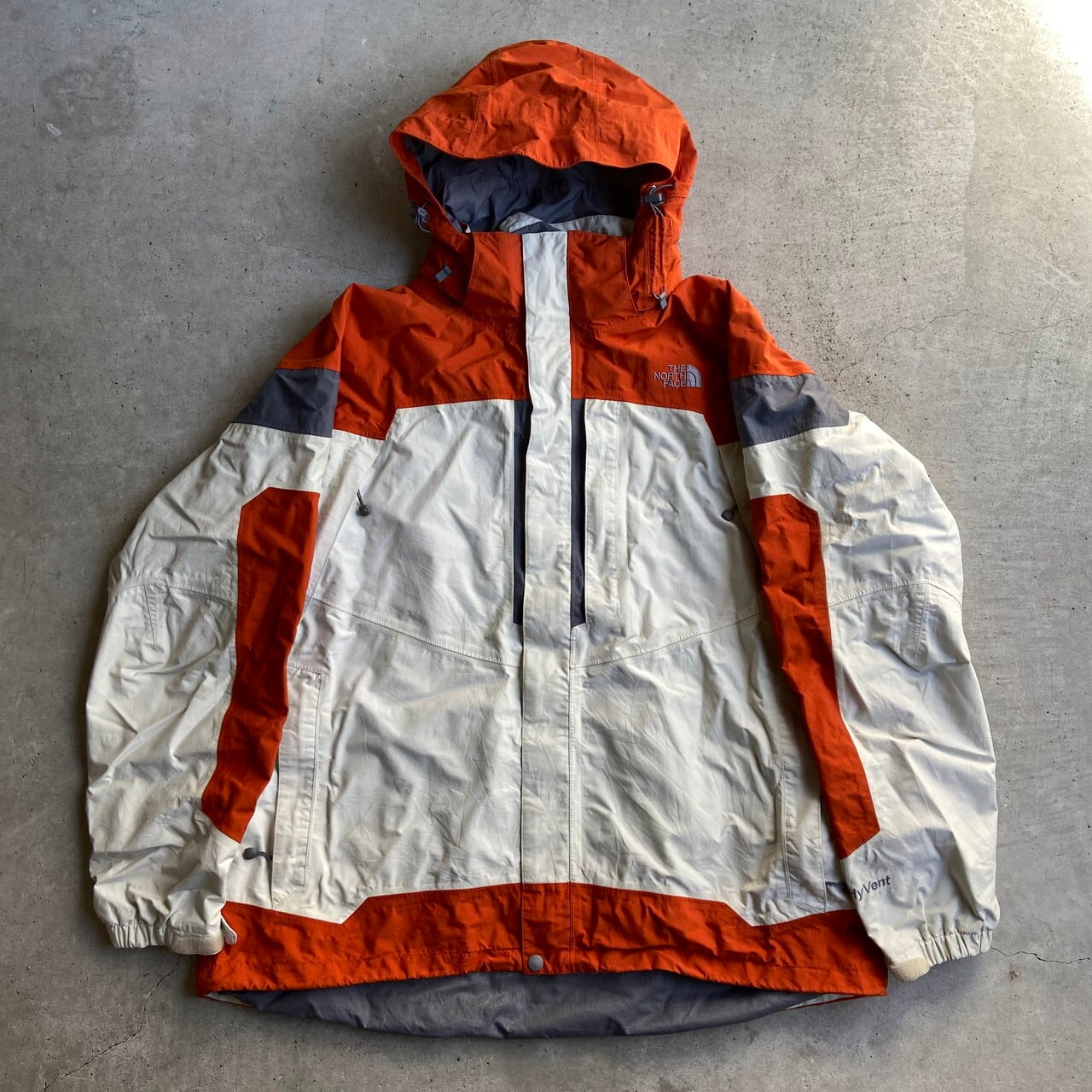 ビッグサイズ THE NORTH FACE ザ ノースフェイス HYVENT ハイベント マウンテンパーカー メンズXXL 古着 ホワイト 白色  オレンジ フード着脱式【アウトドアジャケット】【WS2201】-2 | cave 古着屋【公式】古着通販サイト