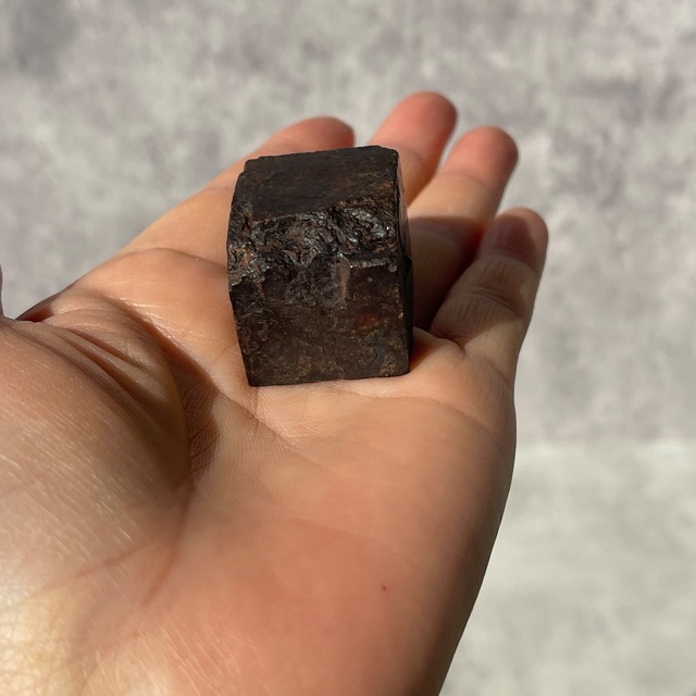 南アフリカ・カルー産 リモナイト キューブ  オールドストック・擬似結晶（Pseudomorph）