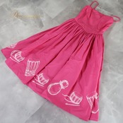 フラダンス 衣装 ワンピース ドレス ピンク系 メネフネプランテーション 日本製 イプヘケ柄 パフ柄 プーニウ柄 MENEHUNE PLANTETION 楽器柄 ハワイアンプリント アロハ フラ ダンス レッスン 練習 華やか 鮮やか かわいい おしゃれ キャミソールドレス ホワイト系 ピンク 白 フラダンスワンピース ドレスピンク おしゃれ服 フラ衣装 楽器プリント ハワイアンスタイル アロハドレス ふんわりスタイル レッスン用