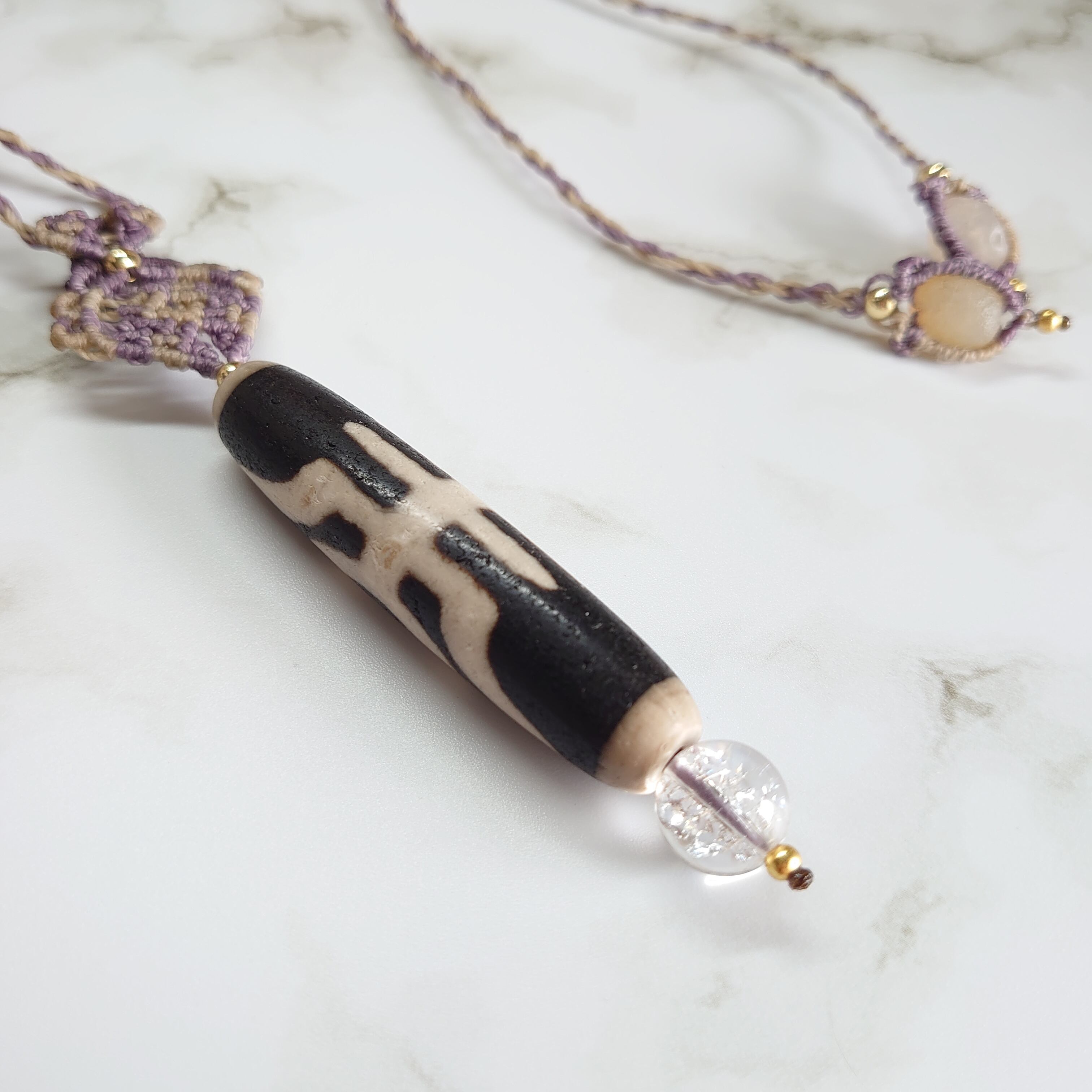 器の大きな人間】馬蹄痕大人天珠マクラメ編みペンダント | 手作り