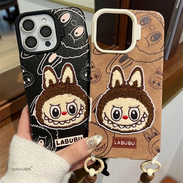 ストラップ付き モフモフ刺繍！ Labubu ラブブ iPhone ケース 抜群の可愛さ 可愛い ボア刺繍 携帯カバー 携帯ケース おしゃれ