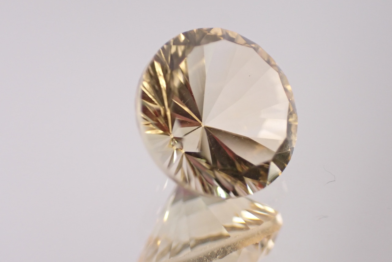シトリン(コンケーブカット)　3.80ct　[C7‐353]