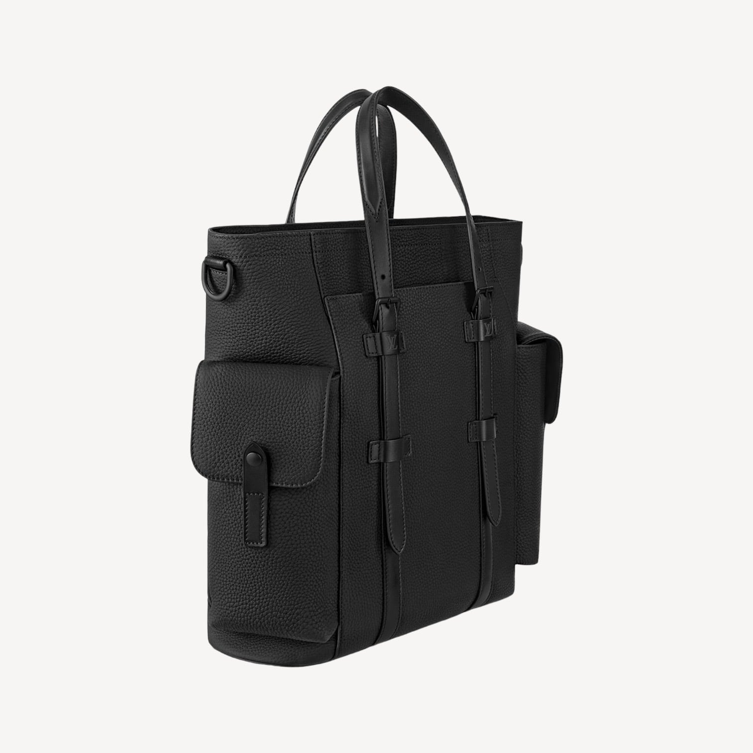 上品かつモダンな雰囲気に仕上げられたトートバッグ。LOUIS VUITTON