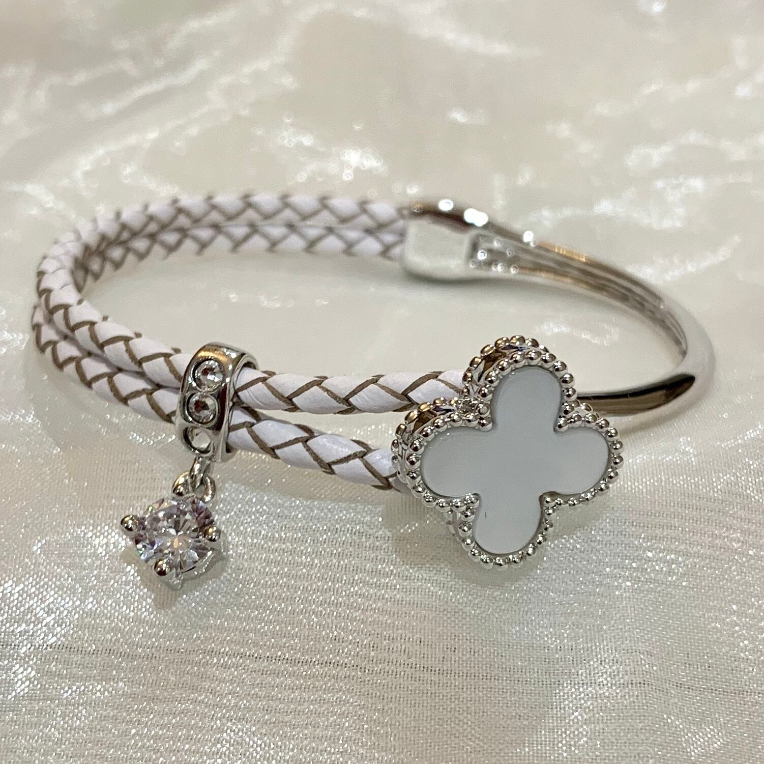 クローバーモチーフブレスレット | セレクトショップ Luna