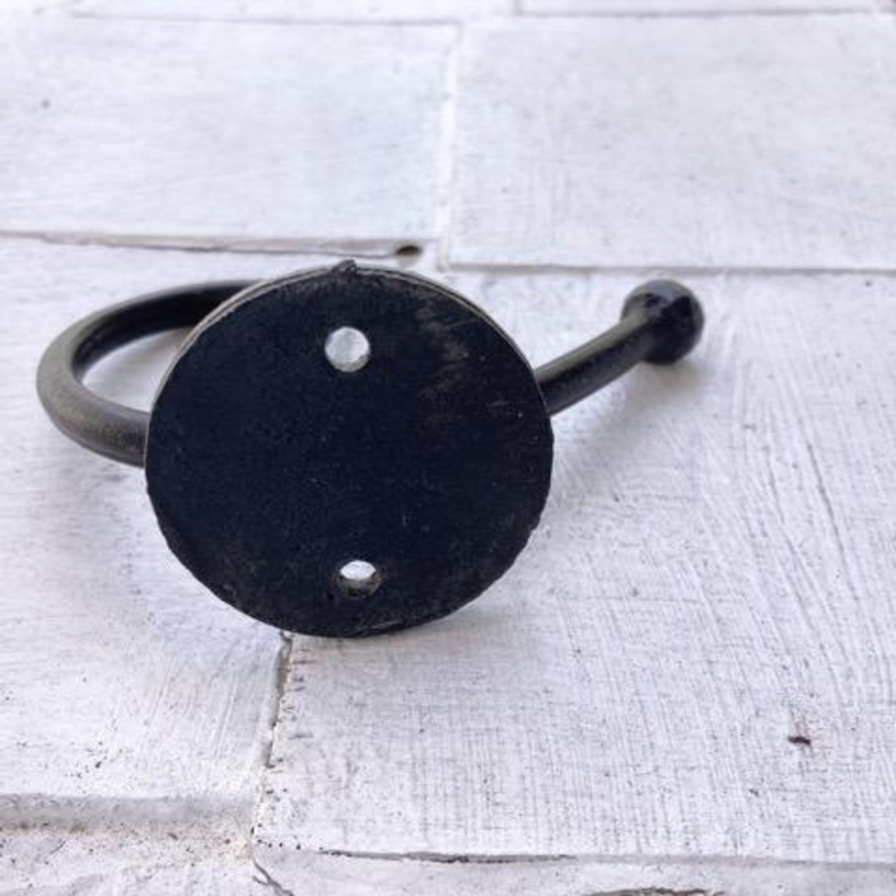 インド 手打ちの黒鉄 ぐるぐるフック S DIY 収納 ハンギング 鉄物 壁掛け ポールフック アイアンフック