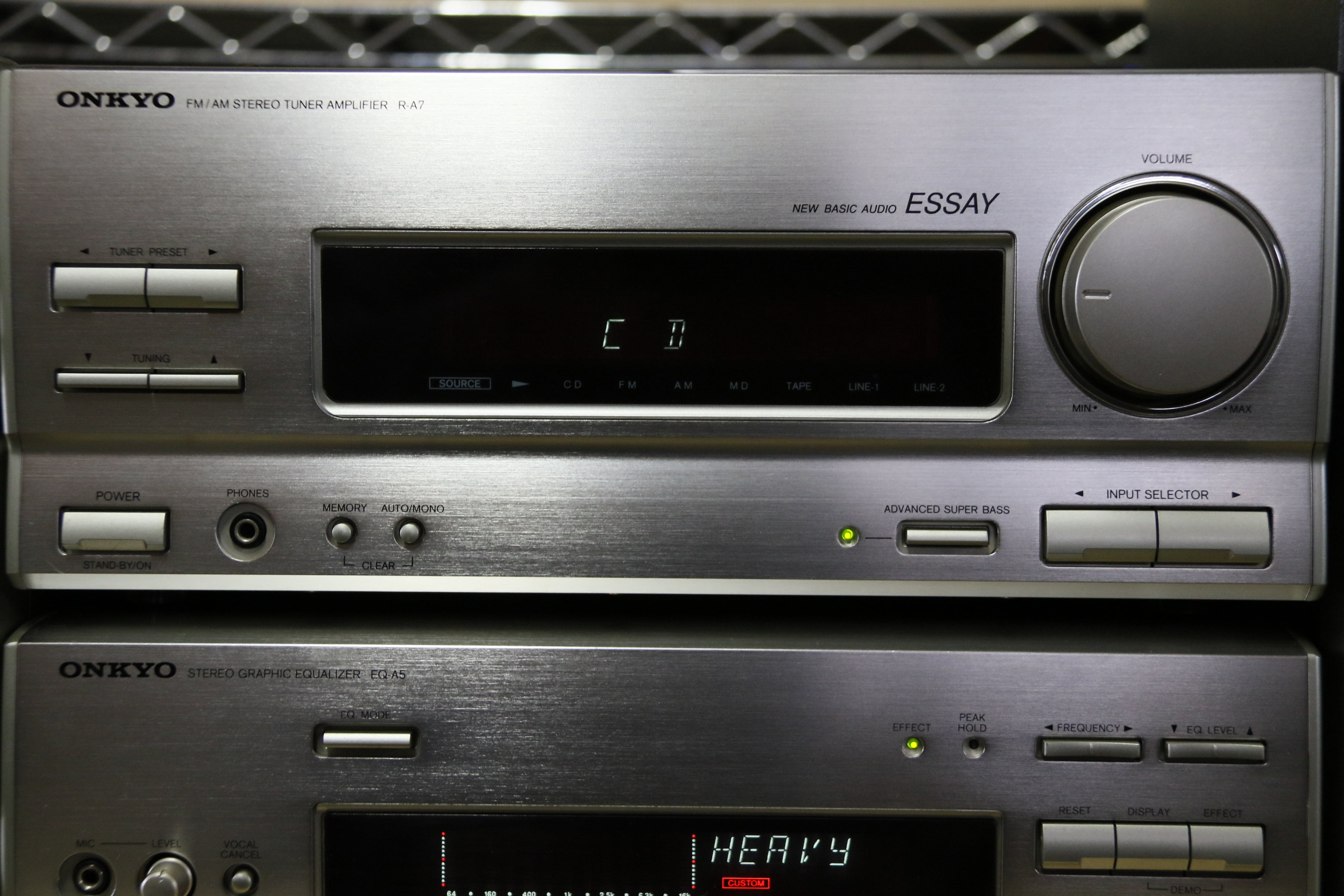 システムコンポ】 ONKYO ESSAY E-A7MD MD/CD/ｱﾝﾌﾟ/ﾁｭｰﾅ/ｲｺﾗｲｻﾞ/ｽﾋﾟｰｶ