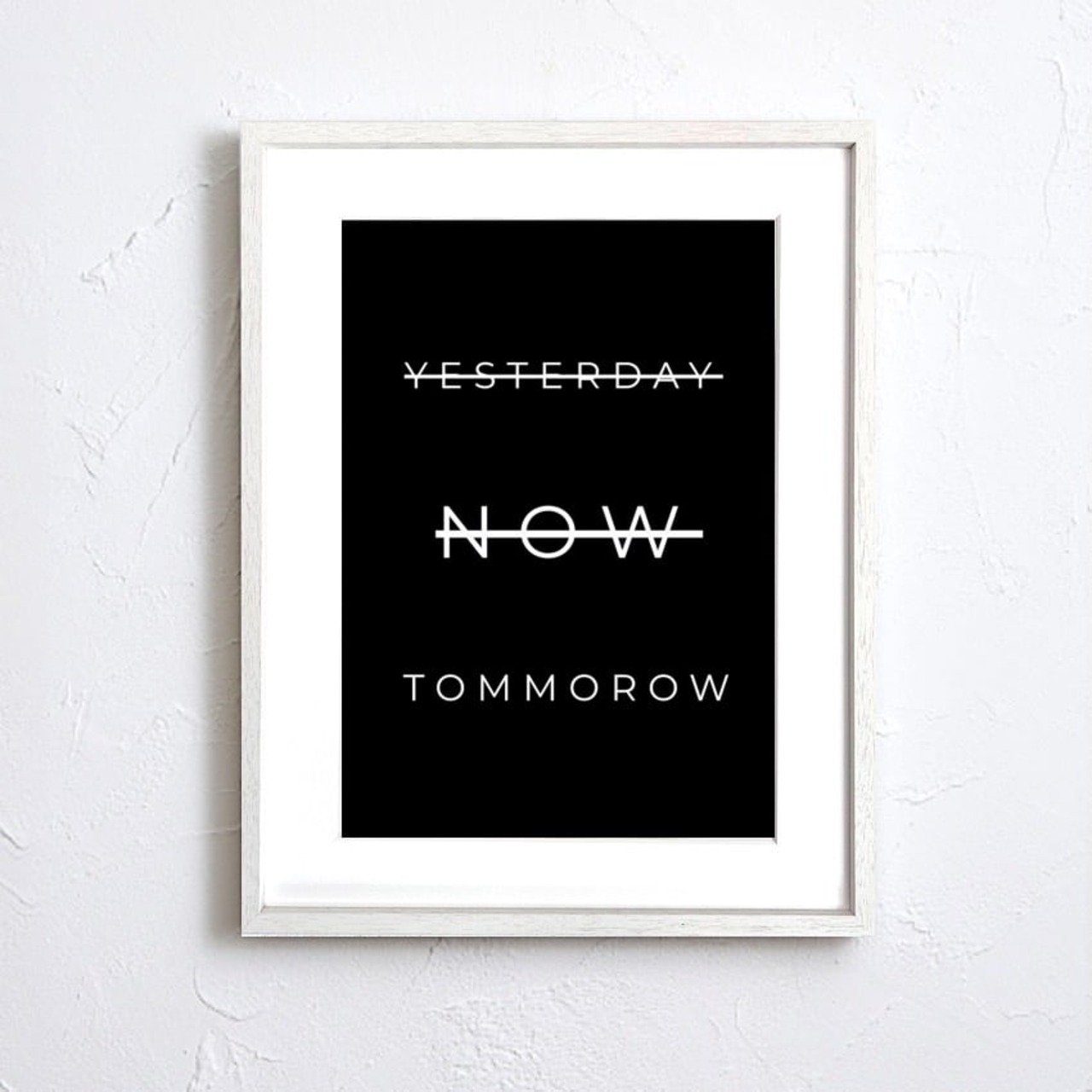 TOMORROWを強調した北欧ミニマルポスター｜シンプル モノクロ テキストアート モチベーション リビング 寝室にもA4ポスター