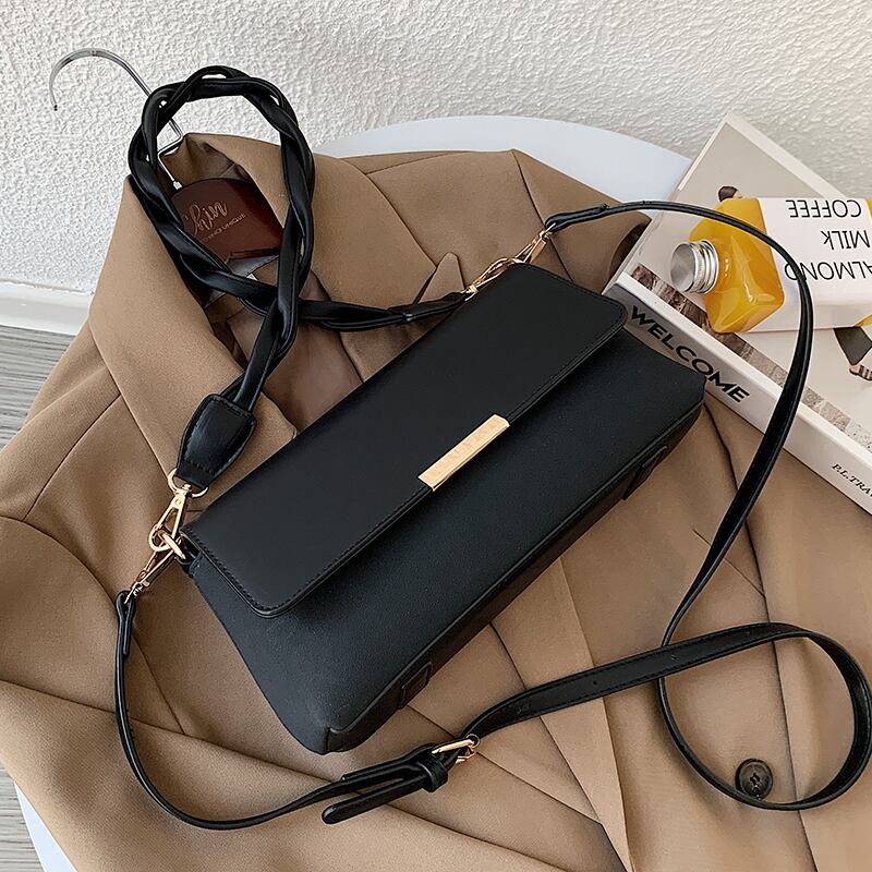 スモールバッグ女性2020新しい流行のファッションニッチデザインバゲットバッグメッセンジャーバッグネットレッドワイルドワンショルダー脇の下バッグ Tiancai_Wing_Bag61654139086