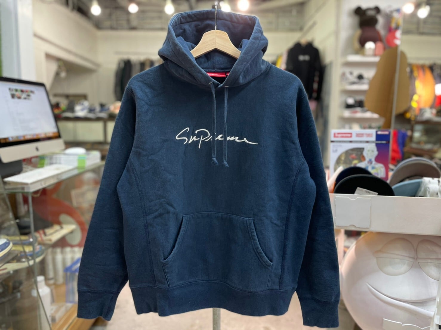 ✨公式通販：安心の国内配送！✨ supreme Script Hooded Sweatshirt フーディ 新品