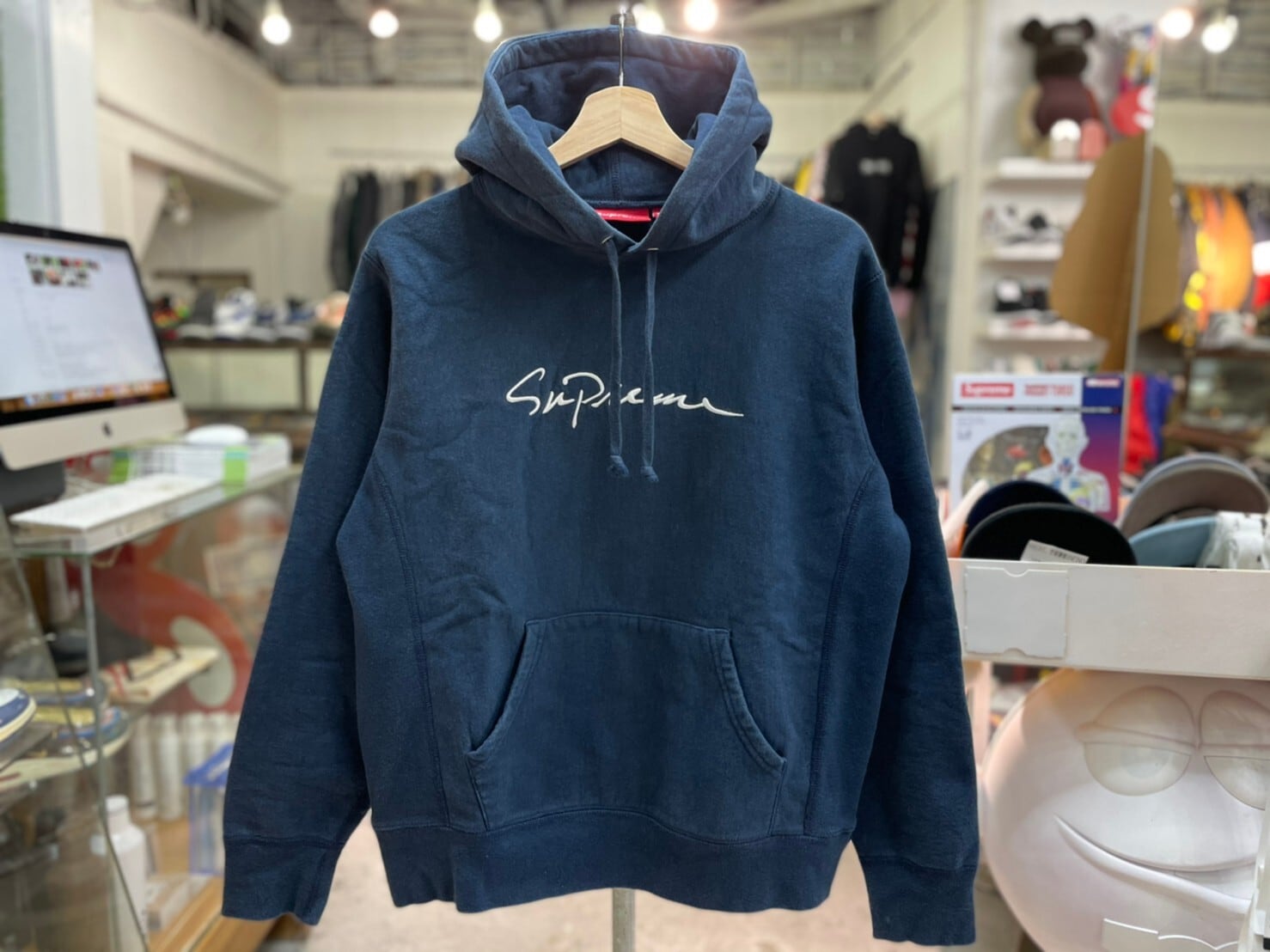 Supreme CLASSIC SCRIPT HOODED SWEATSHIRT NAVY SMALL IJ0116 | BRAND 