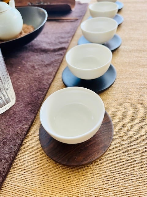 茶托 丸形 木（ダークブラウン） | 茶海堂 Chakaido