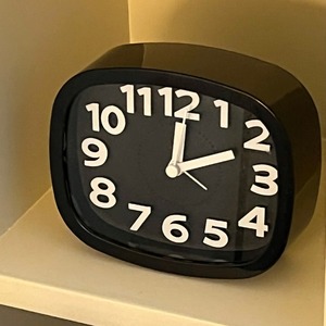 black leo alarm clock / ブラック レオ アラーム クロック モノクロ オブジェ 目覚まし 置き時計 韓国インテリア雑貨