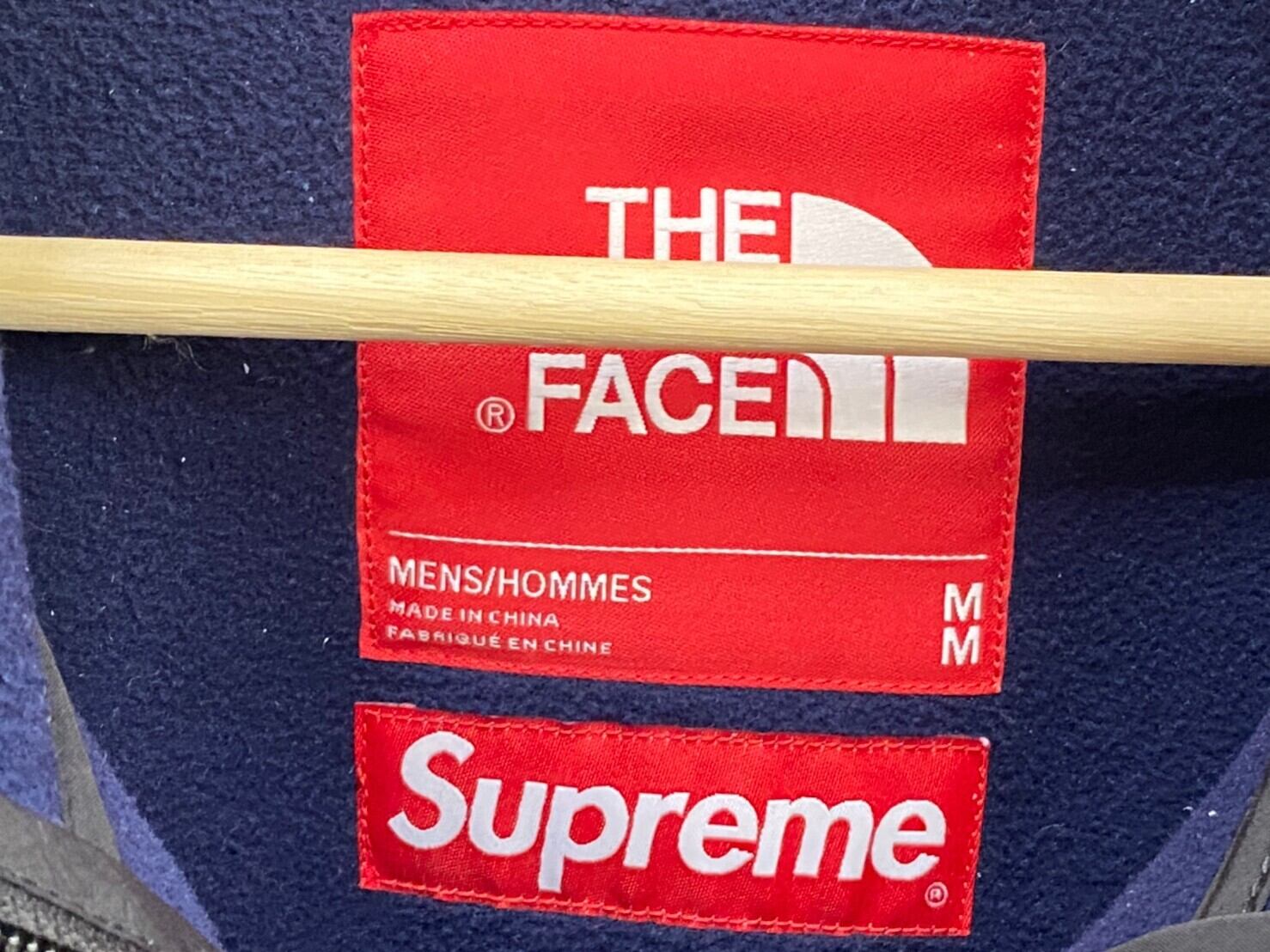 Supreme 21AW × THE NORTH FACE Bleached Denim Print Fleece Supreme 21AW × THE NORTH FACE Bleached Denim Print Fleece